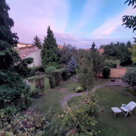 Appartement Cocic Garden à Osijek Extérieur photo