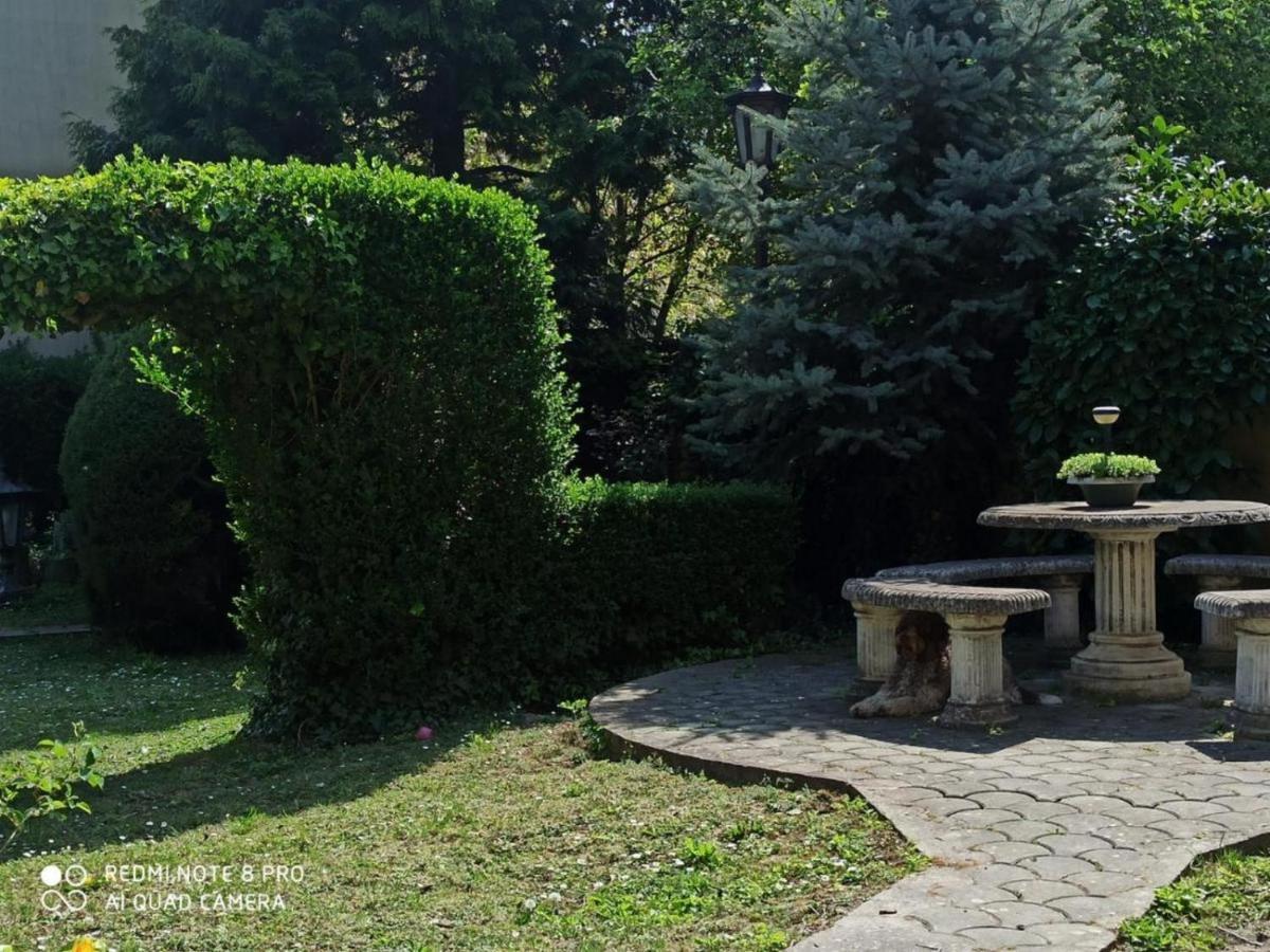 Appartement Cocic Garden à Osijek Extérieur photo